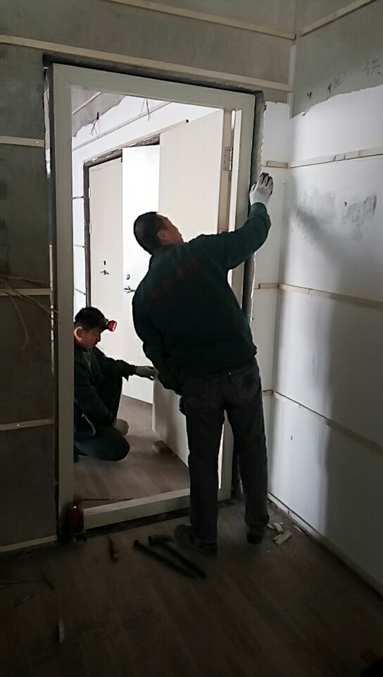 11月16日太原市動物園停車場防火門整改施工作業圖片