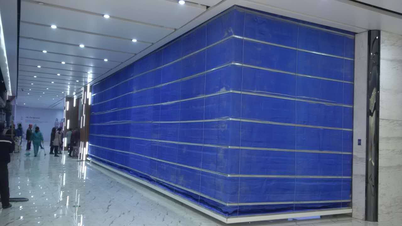 2017年12月8日臨汾明珠國(guó)際防火卷簾檢修及展示圖